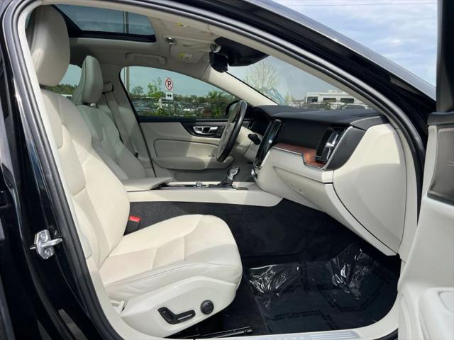 2019 Volvo S60 T5 Momentum