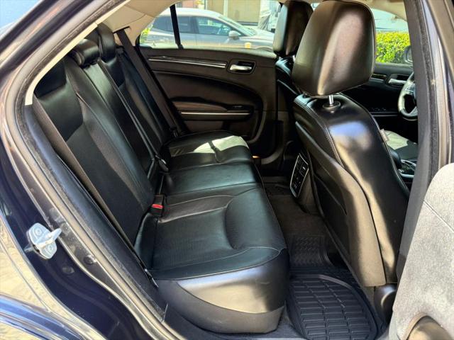 2016 Chrysler 300 300C