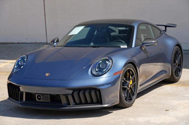 2025 Porsche 911 Carrera 4 GTS