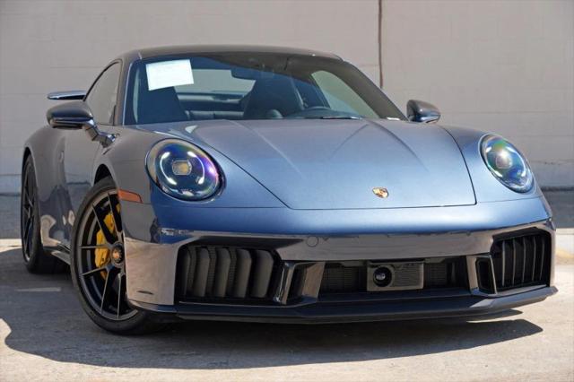 2025 Porsche 911 Carrera 4 GTS