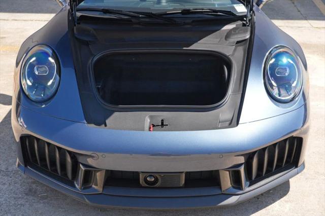 2025 Porsche 911 Carrera 4 GTS