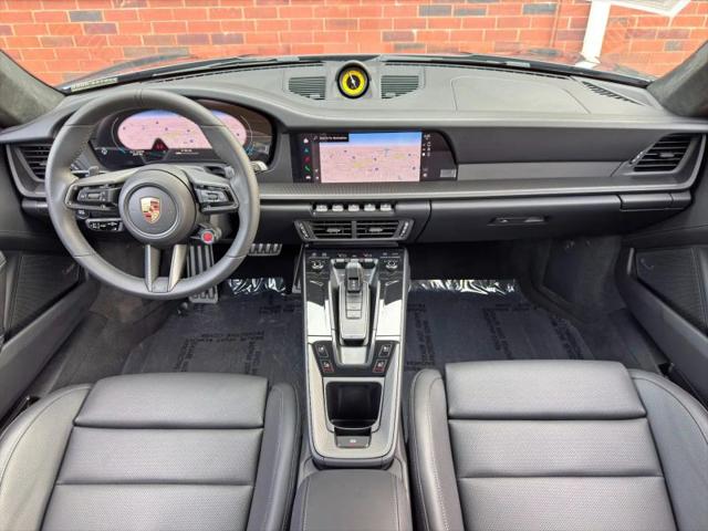 2025 Porsche 911 Carrera 4 GTS