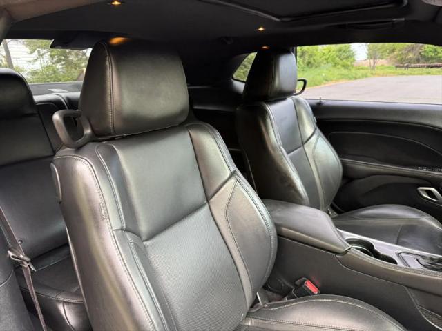 2018 Dodge Challenger SXT Plus