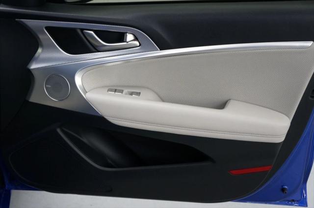 2022 Genesis G70 2.0T AWD