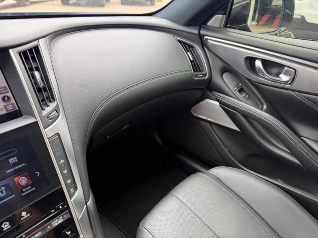 2021 INFINITI Q60 LUXE