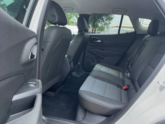 2025 Chevrolet Trax FWD LT