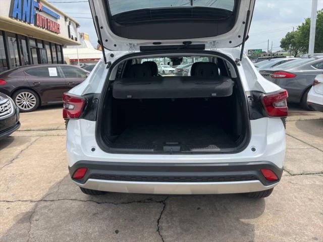 2025 Chevrolet Trax FWD LT
