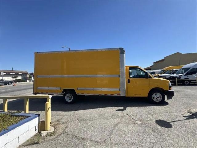 2022 GMC Savana Cutaway Work Van