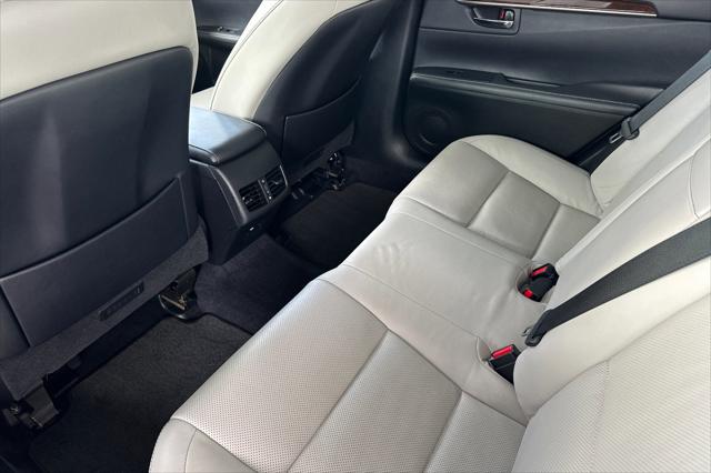 2013 Lexus ES 350 4dr Sdn