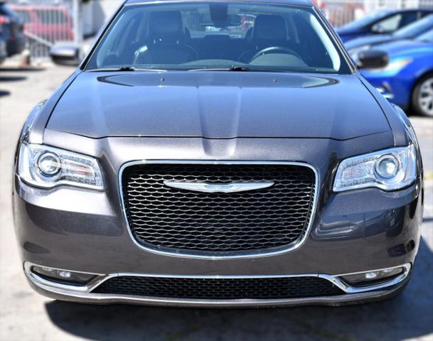 2017 Chrysler 300 Limited