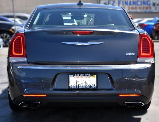 2017 Chrysler 300 Limited