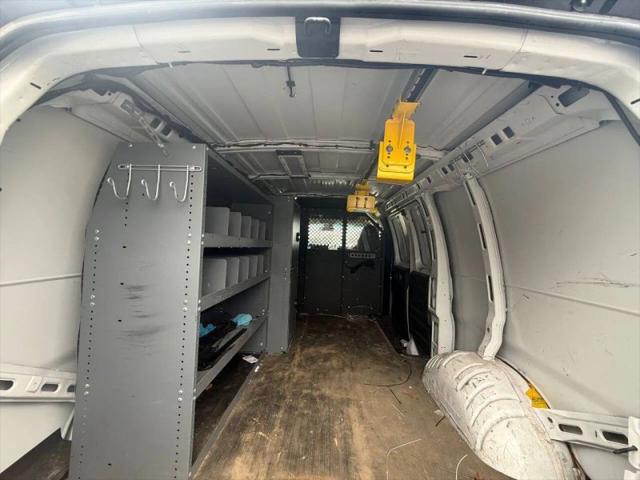 2022 Chevrolet Express Cargo Van RWD 2500 Regular Wheelbase WT