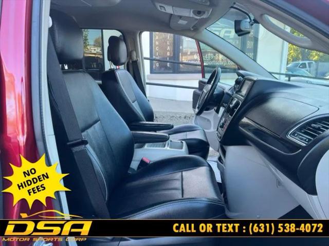 2013 Chrysler Town & Country Touring