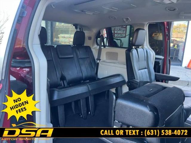 2013 Chrysler Town & Country Touring