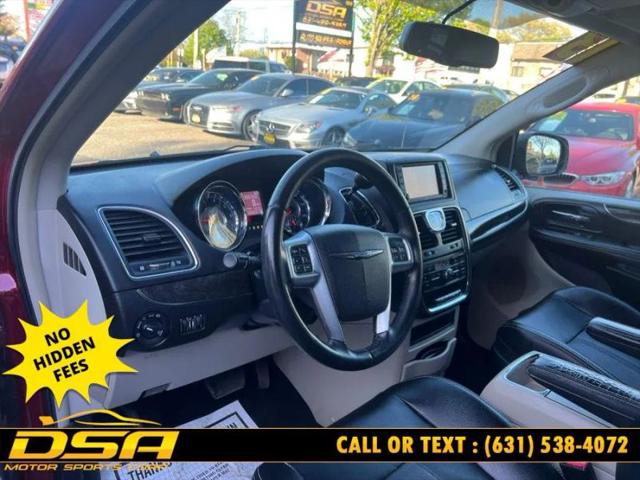 2013 Chrysler Town & Country Touring