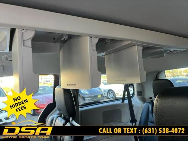 2013 Chrysler Town & Country Touring