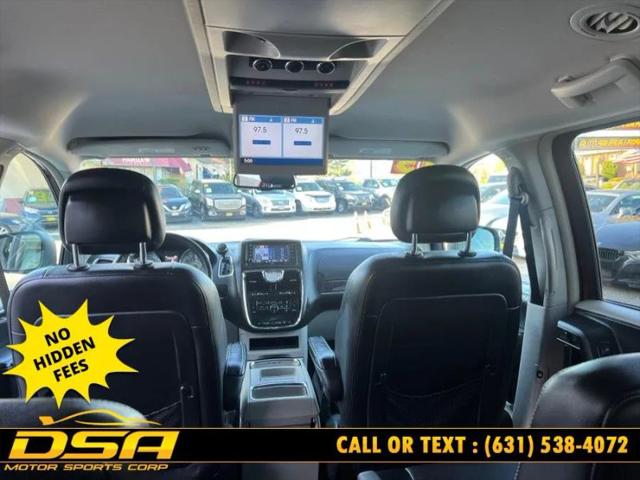 2013 Chrysler Town & Country Touring