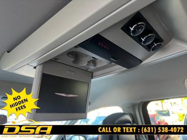 2013 Chrysler Town & Country Touring