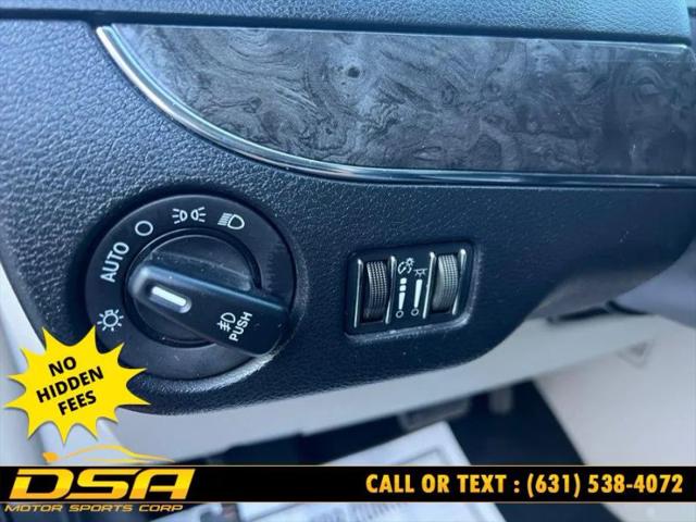 2013 Chrysler Town & Country Touring