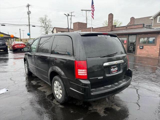 2008 Chrysler Town & Country LX