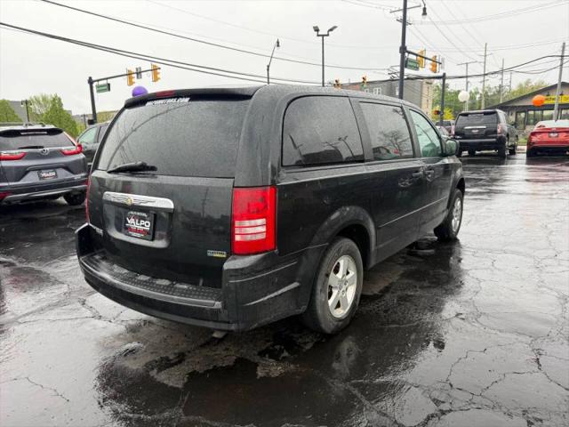 2008 Chrysler Town & Country LX