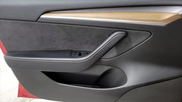 2021 Tesla Model 3 Standard Range Plus Rear-Wheel Drive