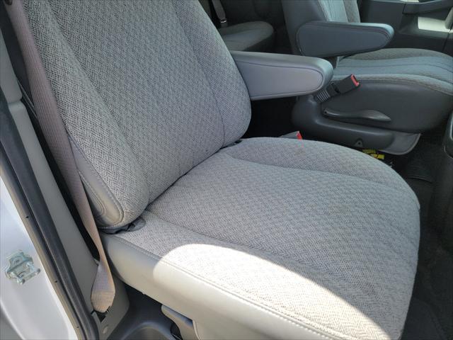 2025 Chevrolet Express Passenger RWD 3500 Extended Wheelbase LT