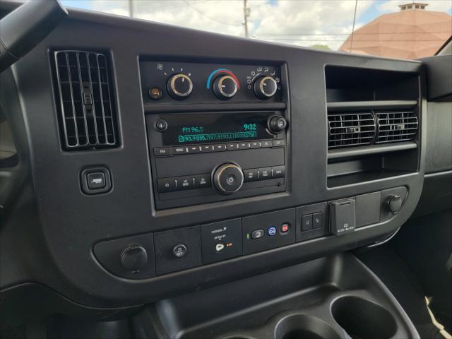 2025 Chevrolet Express Passenger RWD 3500 Extended Wheelbase LT