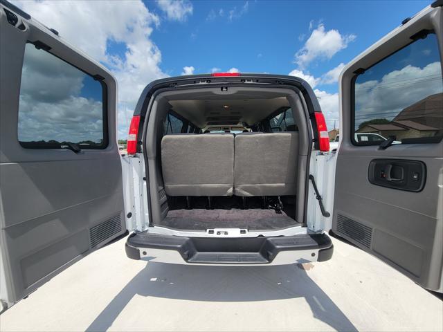 2025 Chevrolet Express Passenger RWD 3500 Extended Wheelbase LT
