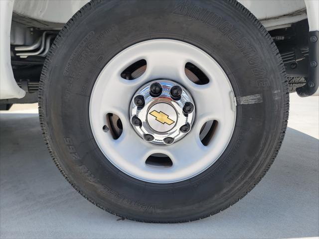 2025 Chevrolet Express Passenger RWD 3500 Extended Wheelbase LT