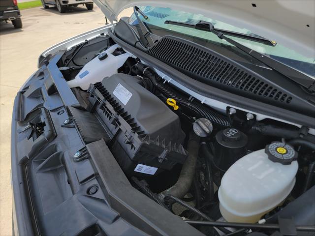 2025 Chevrolet Express Passenger RWD 3500 Extended Wheelbase LT