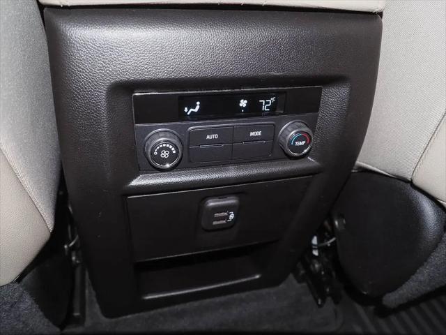 2023 Chevrolet Traverse AWD LT Leather