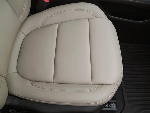 2023 Chevrolet Traverse AWD LT Leather