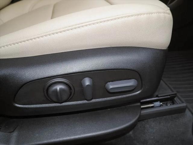 2023 Chevrolet Traverse AWD LT Leather