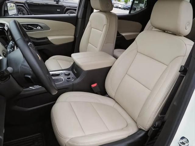 2023 Chevrolet Traverse AWD LT Leather