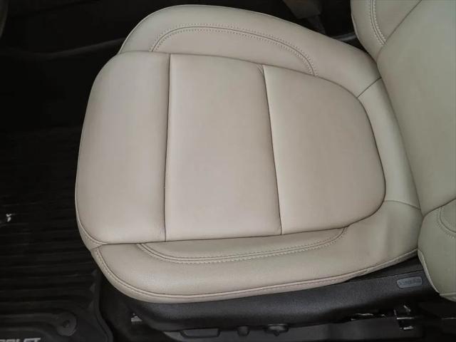 2023 Chevrolet Traverse AWD LT Leather