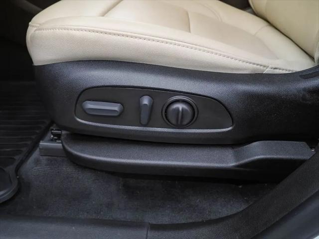 2023 Chevrolet Traverse AWD LT Leather