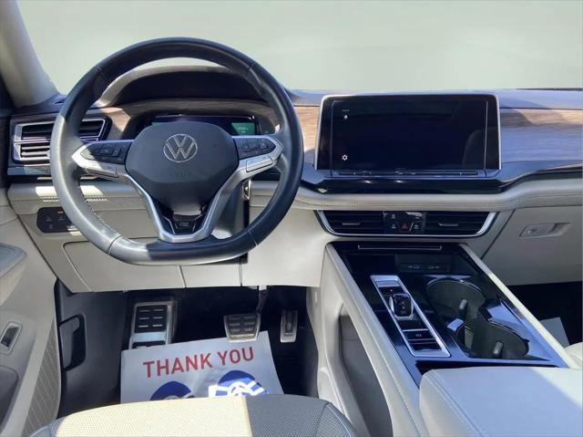 2025 Volkswagen Atlas 2.0T SEL Premium R-Line