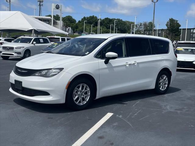 2023 Chrysler Voyager LX