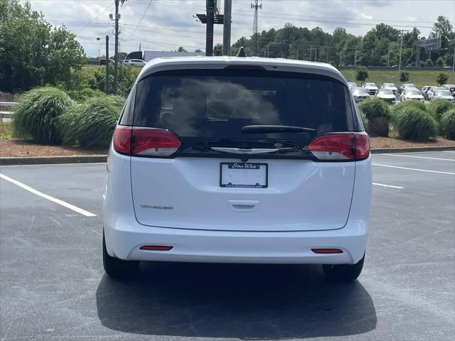 2023 Chrysler Voyager LX
