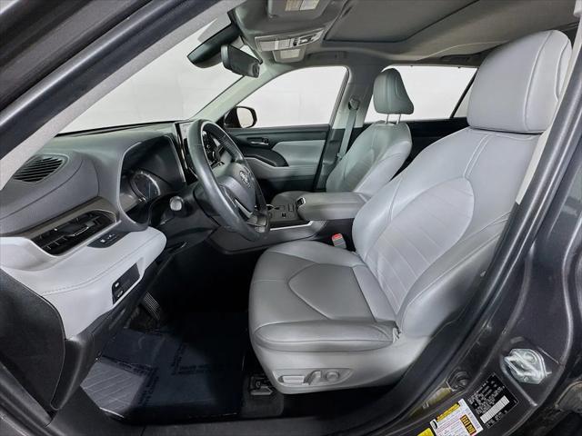 2022 Toyota Highlander Hybrid XLE