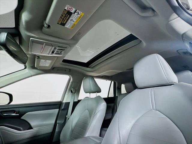 2022 Toyota Highlander Hybrid XLE