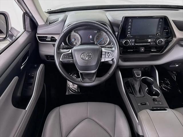2022 Toyota Highlander Hybrid XLE