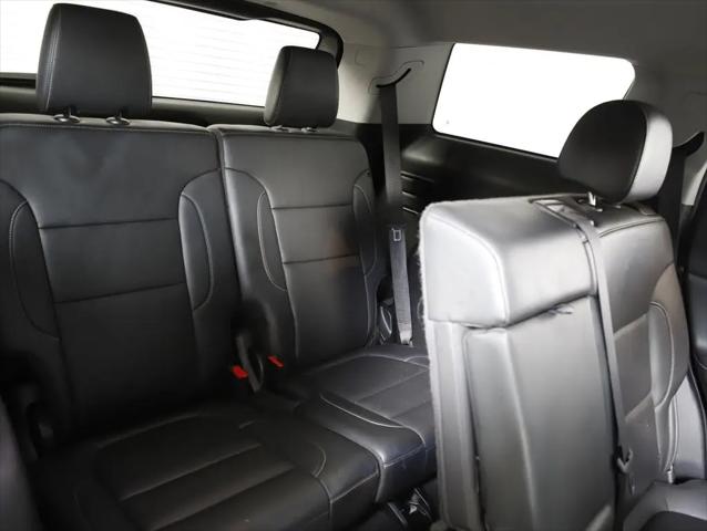 2023 GMC Acadia AWD SLT