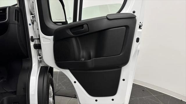 2025 Ram ProMaster Cargo Van SLT+ Low Roof 136" WB