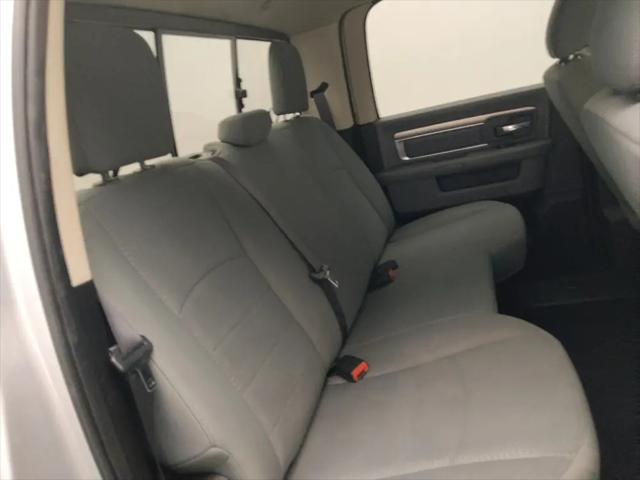 2019 Ram 1500 Classic SLT Crew Cab 4x2 6'4" Box
