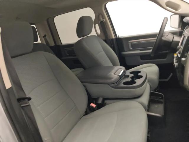 2019 Ram 1500 Classic SLT Crew Cab 4x2 6'4" Box