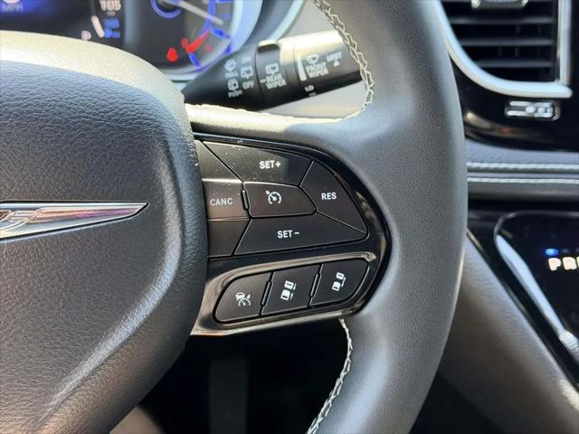 2023 Chrysler Pacifica Hybrid Touring L