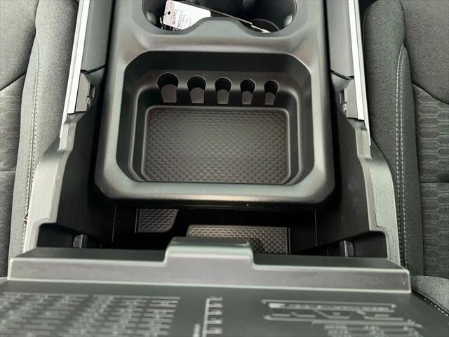 2026 Ram 1500 Express Crew Cab 4x4 5'7" Box