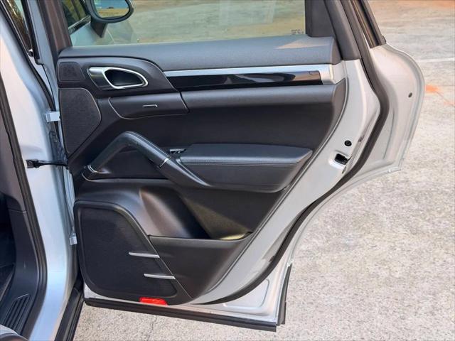 2012 Porsche Cayenne Cayenne